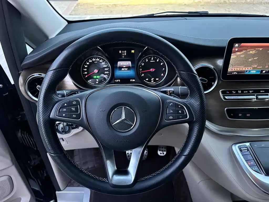 MERCEDES-BENZ V CLASS