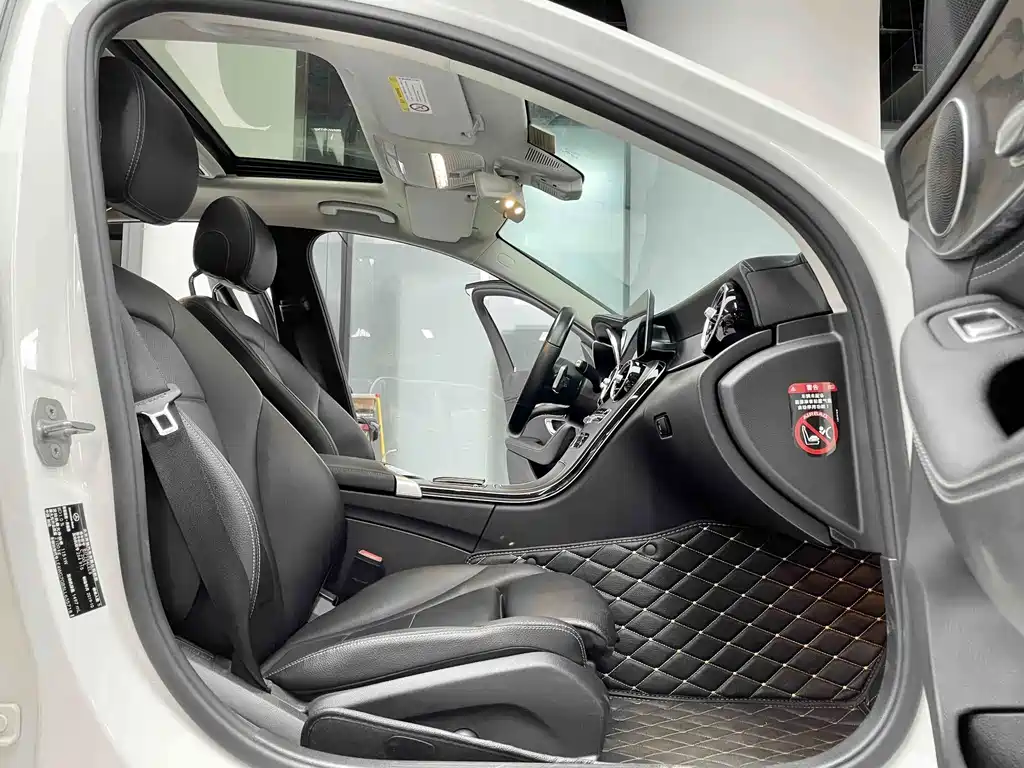 Mercedes-Benz C-Class — миниатюра 9