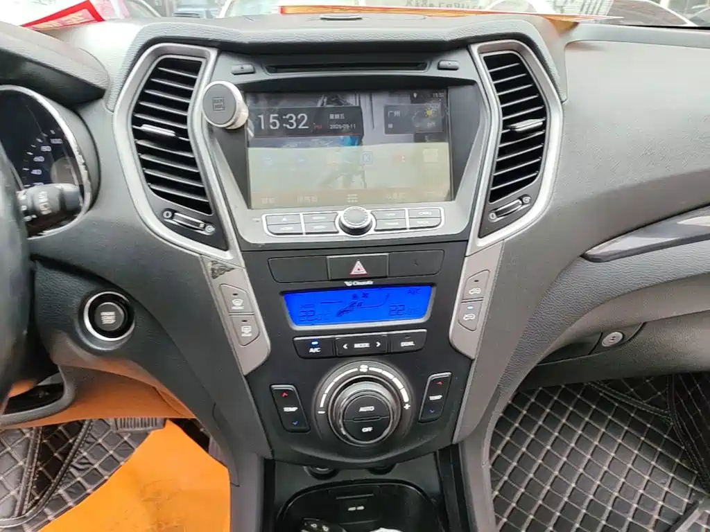 Hyundai Santa Fe — миниатюра 13