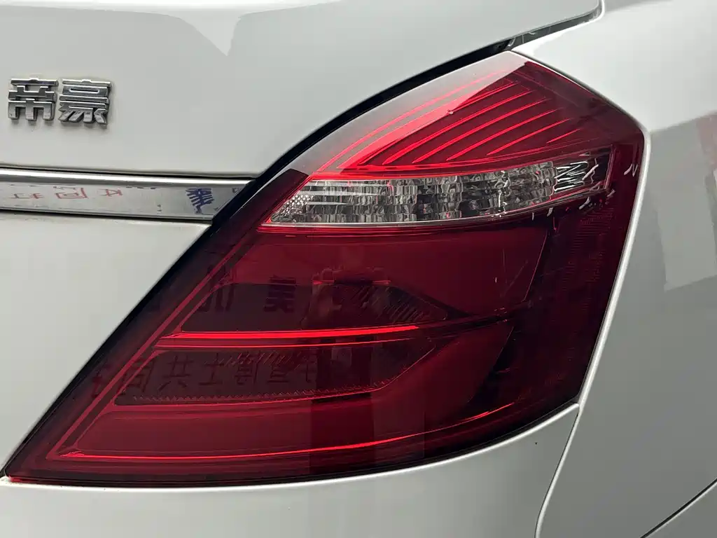 Geely Emgrand — миниатюра 7