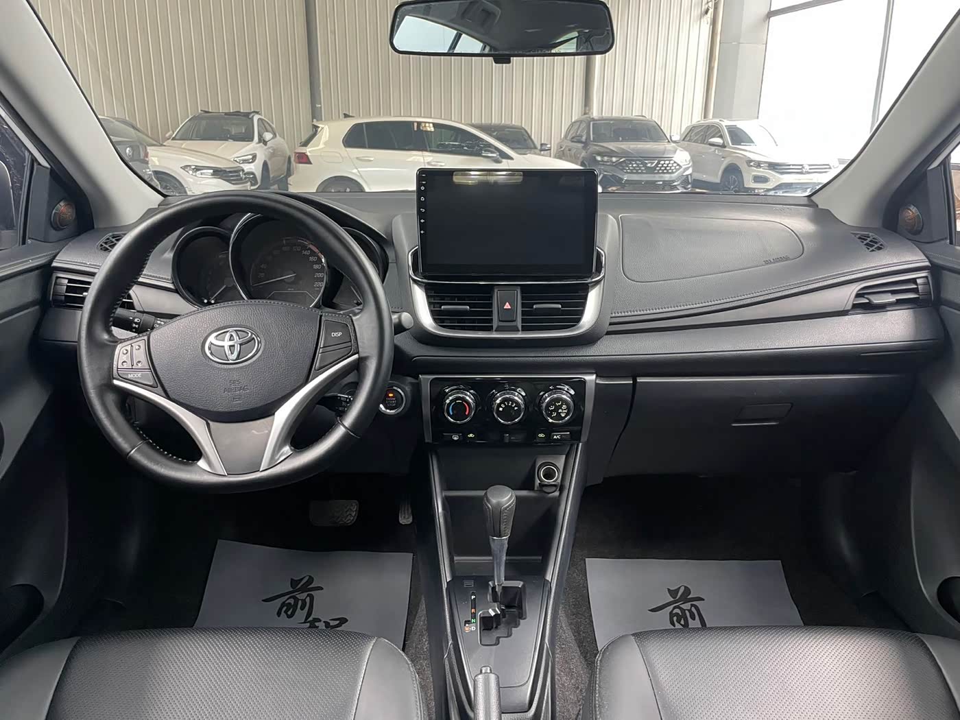 Toyota YARiS L Zhi Xuan 1.5 л 2023 г. Белый, пробег 30000 км