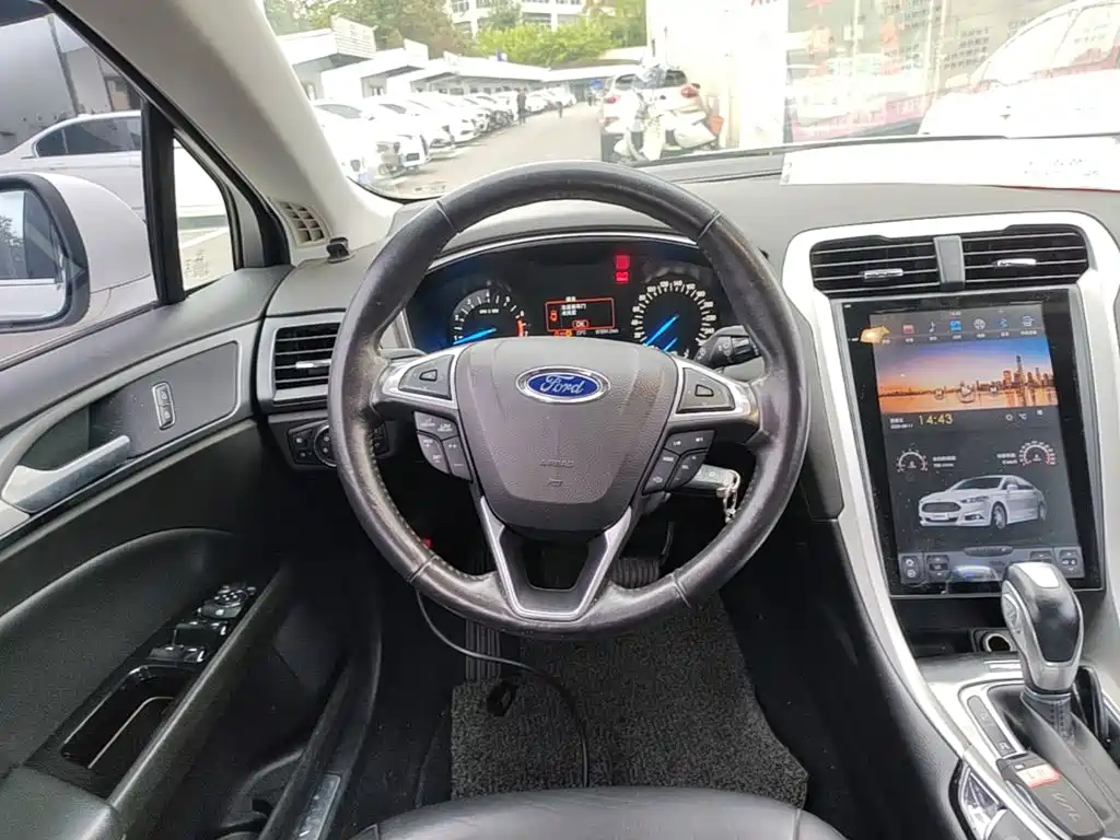 Ford Mondeo — миниатюра 11