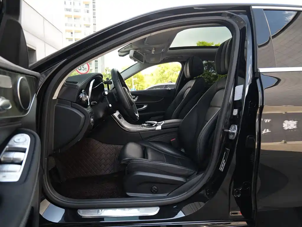 Mercedes-Benz C-Class — миниатюра 5