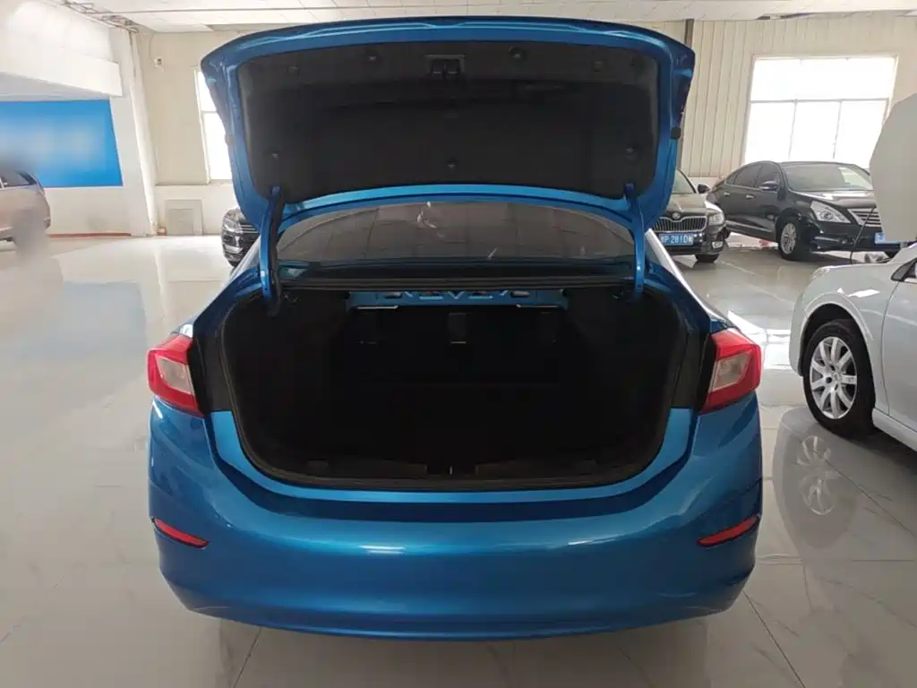 Chevrolet Cruze — миниатюра 19