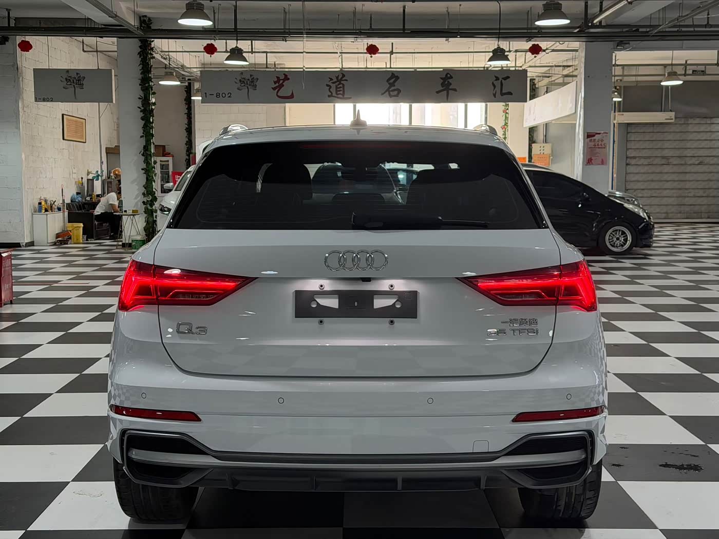 Audi Q3 1.4 л 2022 г. Белый, пробег 37000 км
