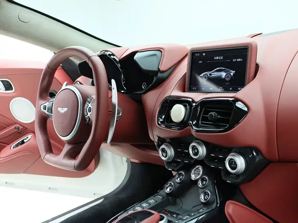 Aston Martin V8 Vantage — миниатюра 12