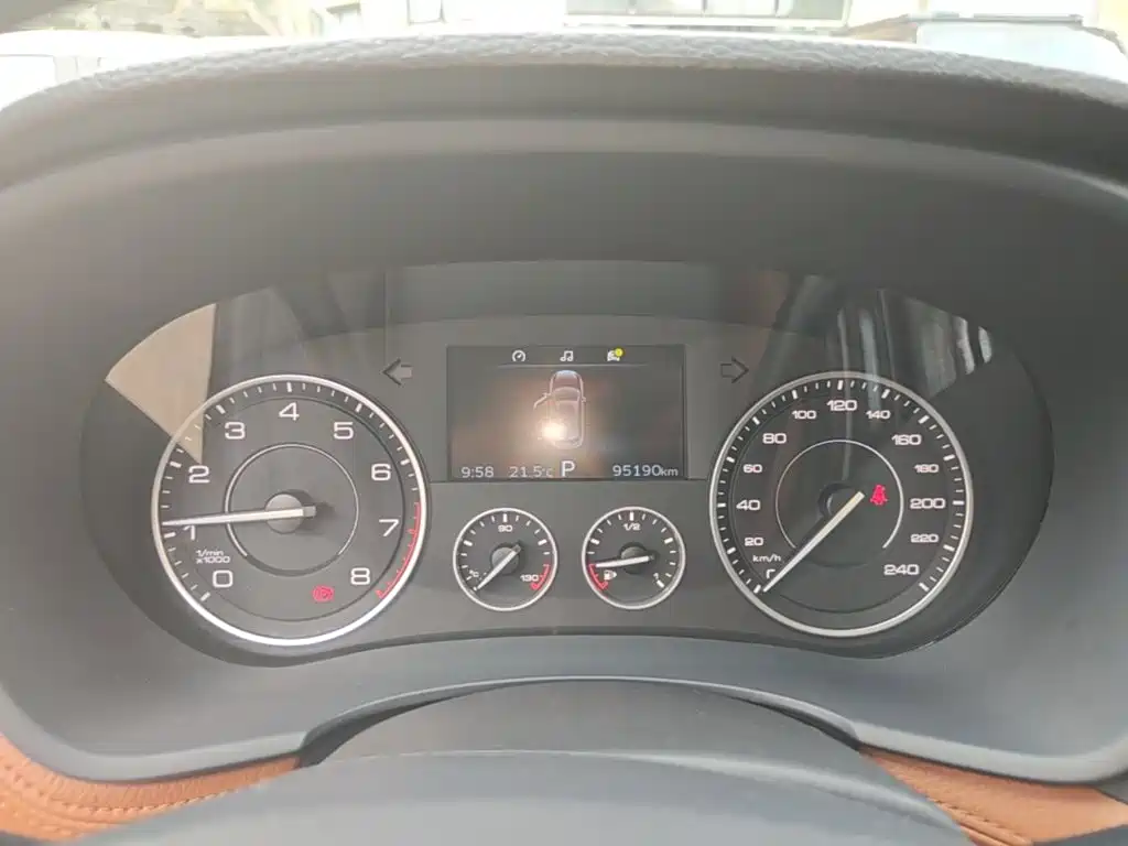 Borgward BX7 — миниатюра 12