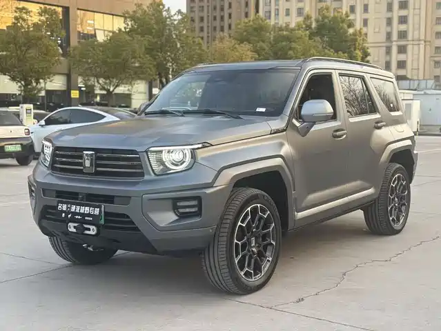 TANK TANK 700 NEW ENERGY 2025