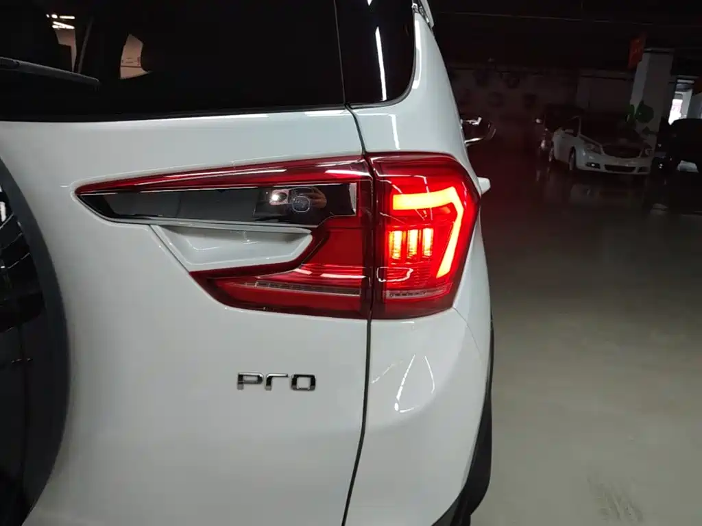 BYD Yuan Pro — миниатюра 8