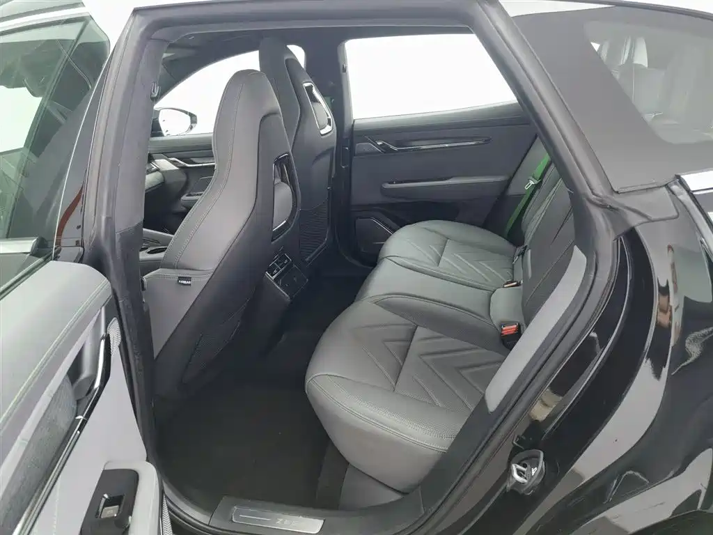 ZEEKR EXTREME KRYPTON 001