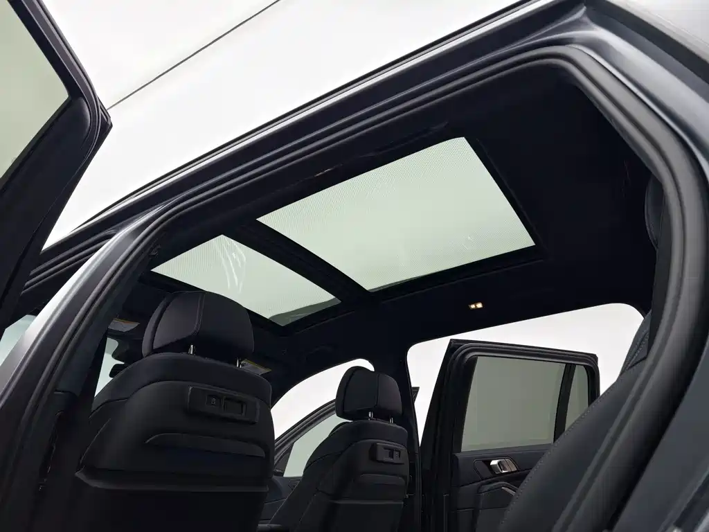 BMW X7 — миниатюра 23