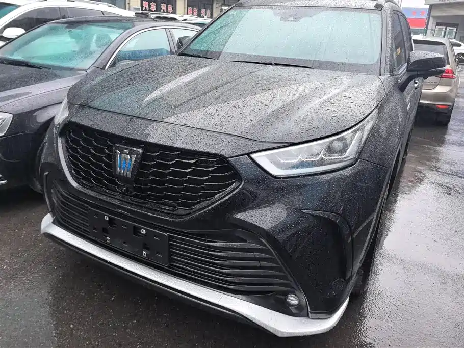 Toyota Crown Kluger 2022
