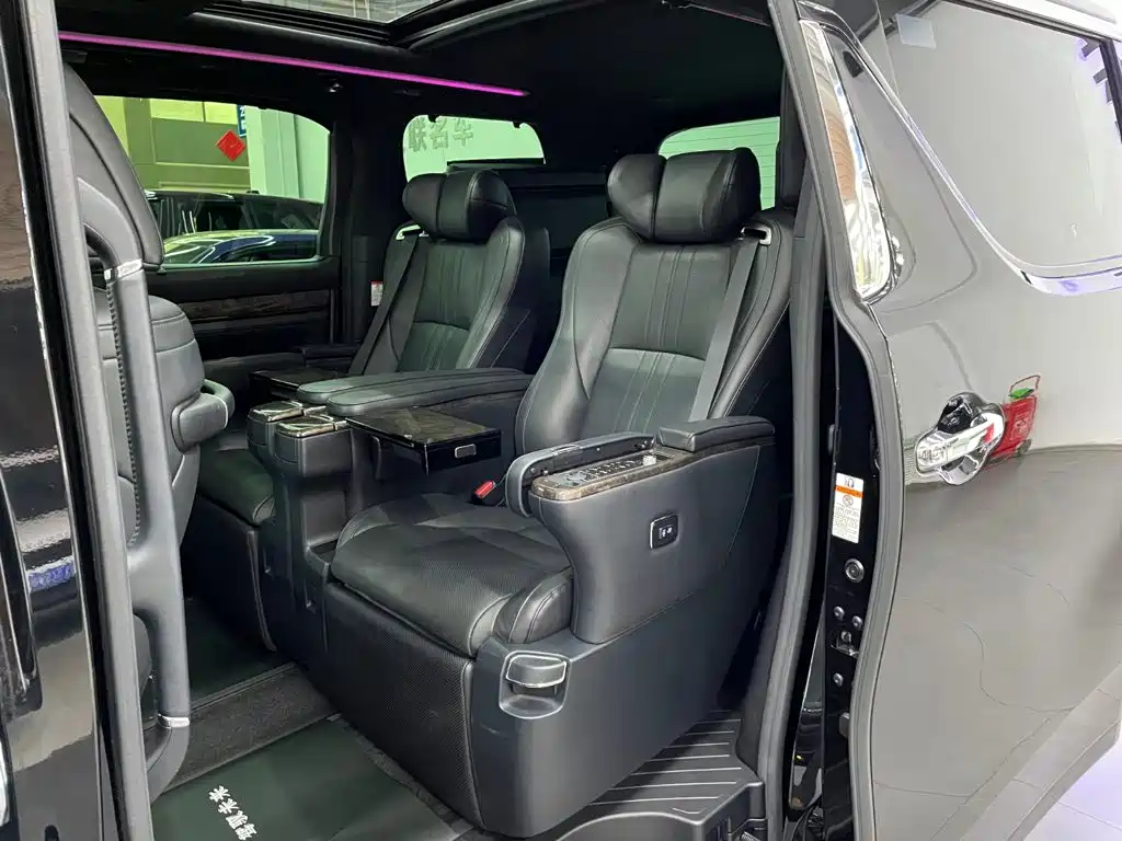 Toyota Alphard 2020 2.5L