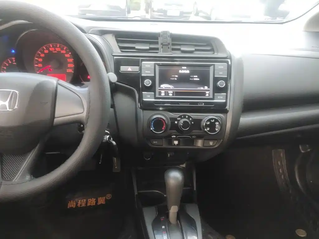 Honda Fit — миниатюра 13