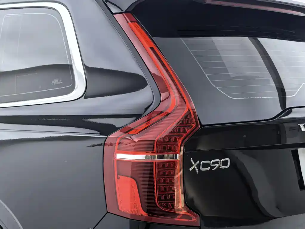 Volvo XC90 — миниатюра 30
