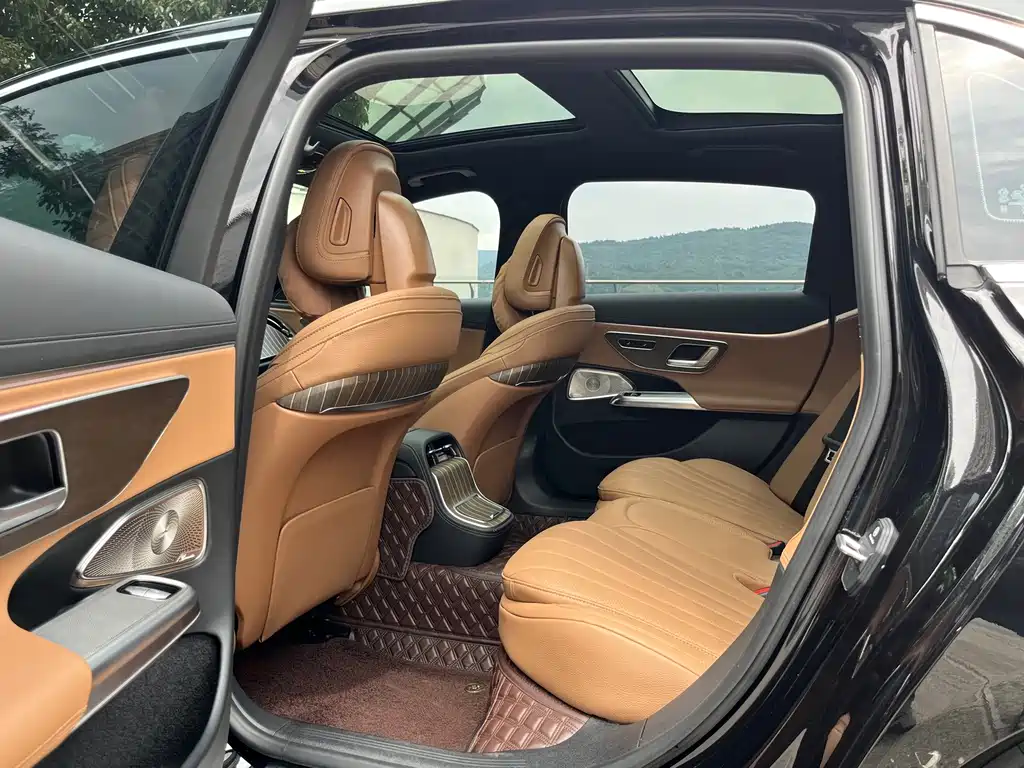 Mercedes-Benz E-Class — миниатюра 5