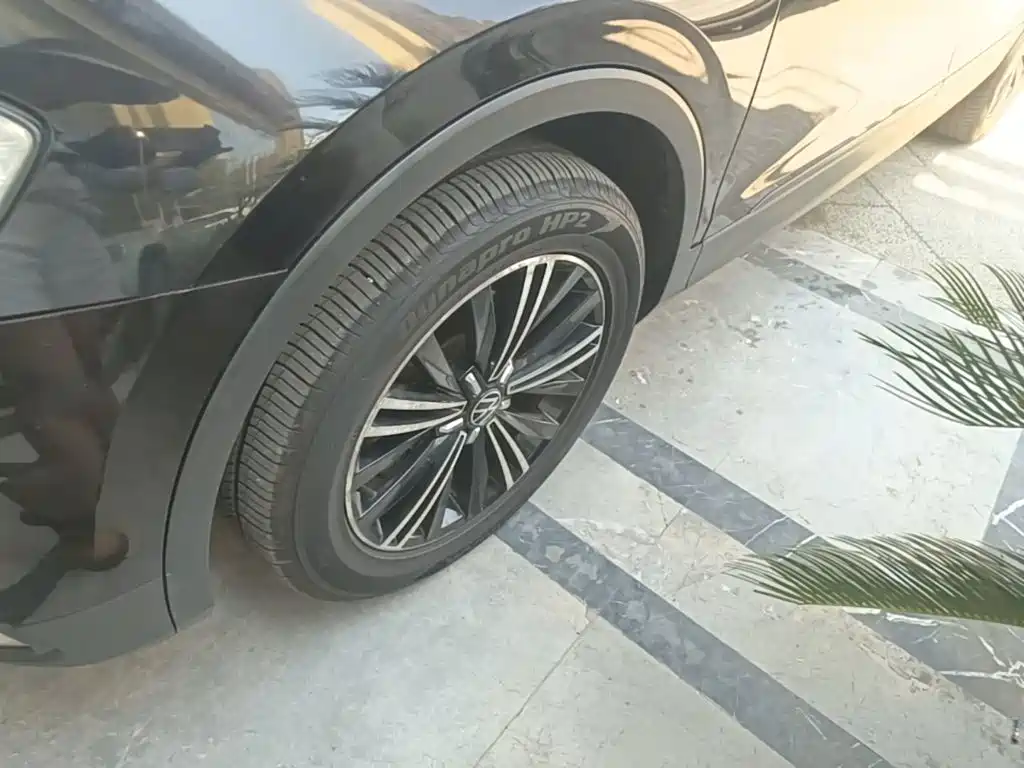 Volkswagen Tiguan L — миниатюра 23