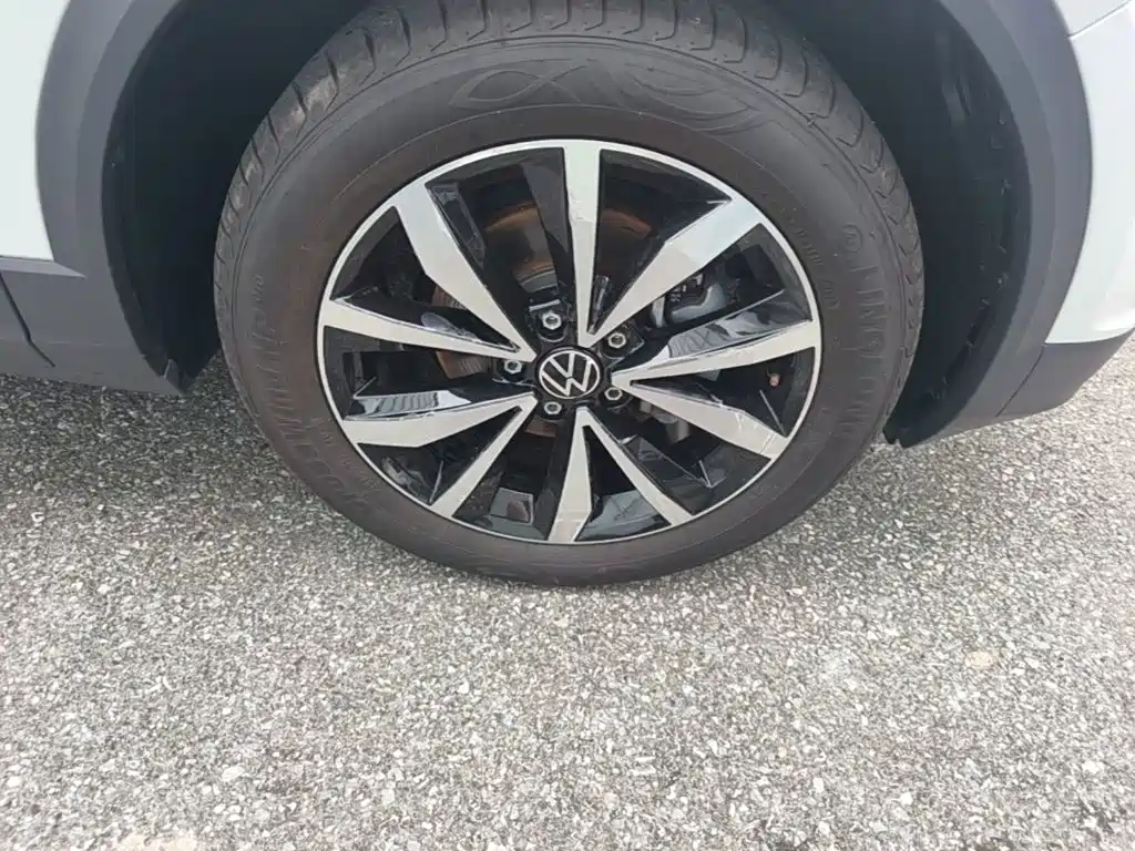 Volkswagen T-Roc — миниатюра 12