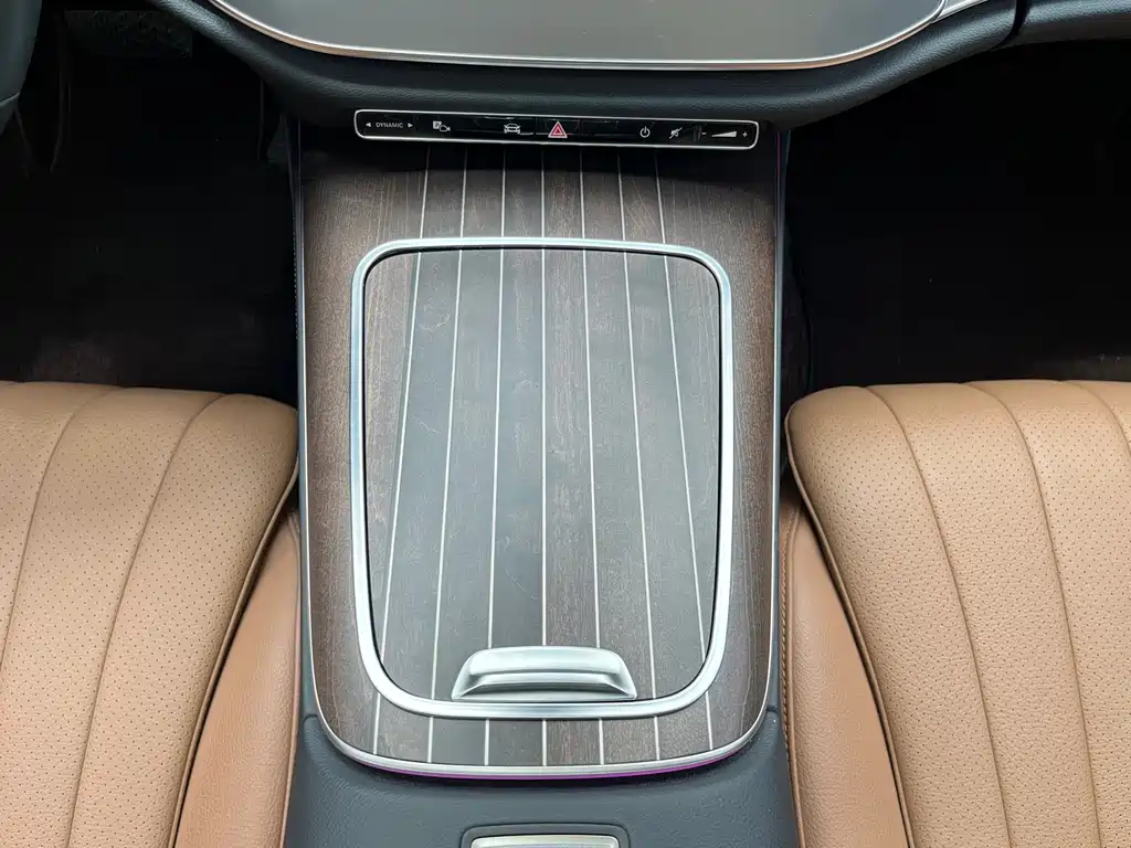 Mercedes-Benz E-Class — миниатюра 12