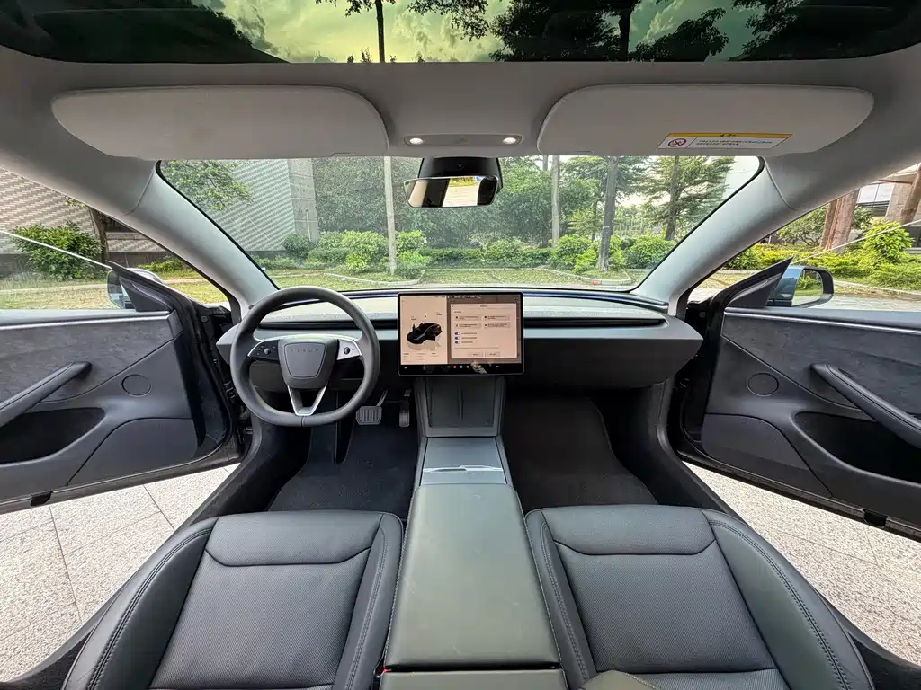 Tesla Model 3 — миниатюра 22