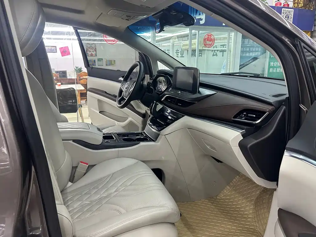 Buick GL8 — миниатюра 12