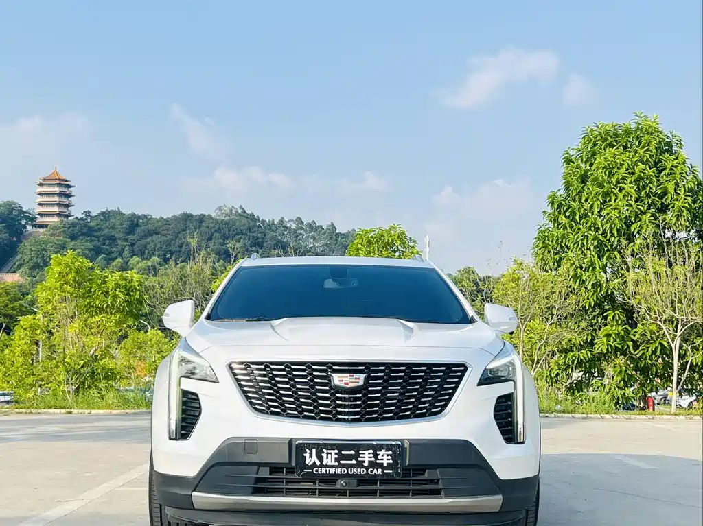 CADILLAC XT4