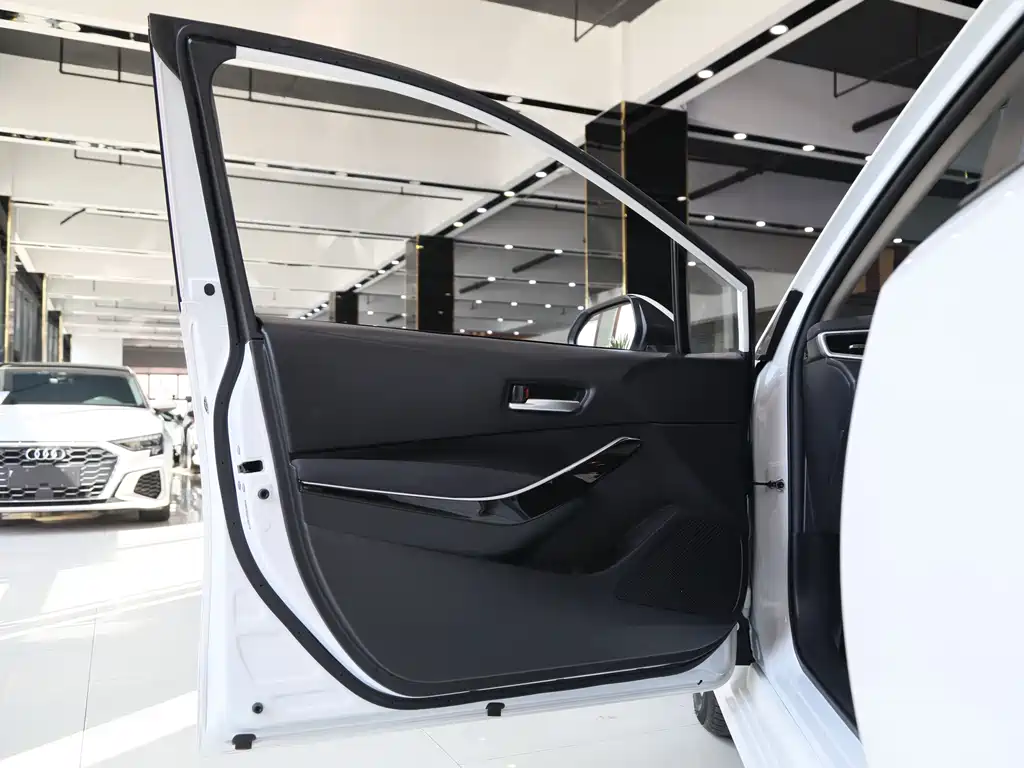 Toyota Corolla — миниатюра 5