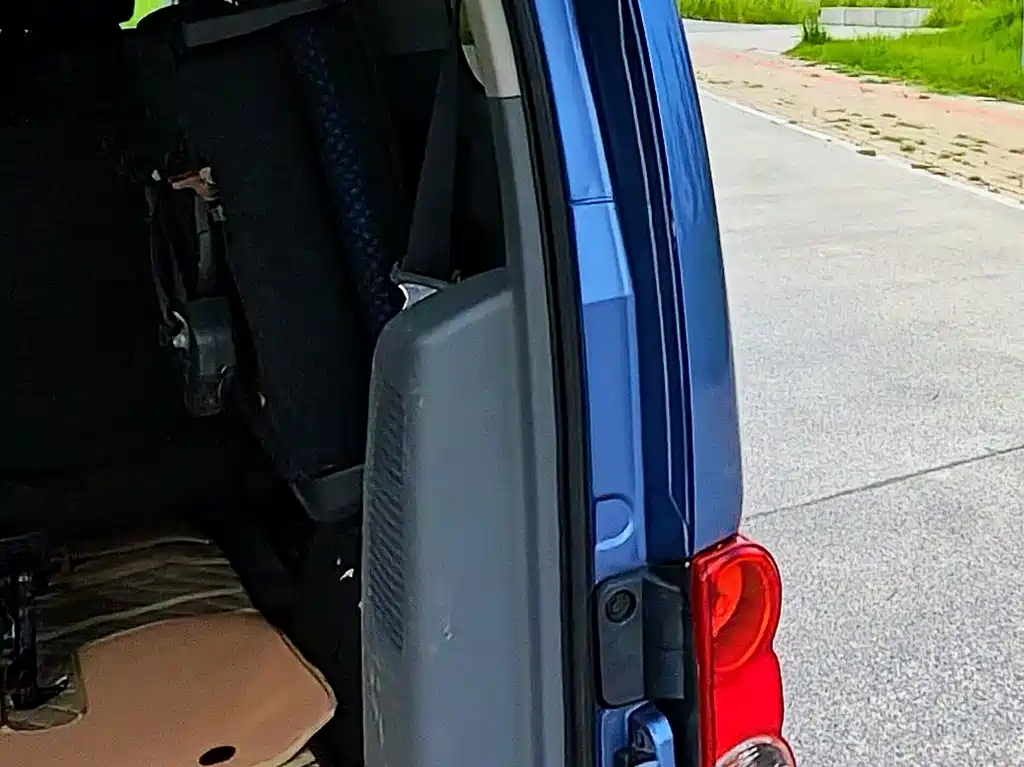 Nissan NV200 — миниатюра 18