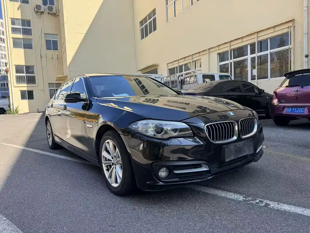 BMW 5 Series — миниатюра 6