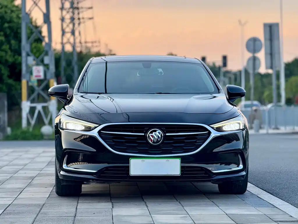 Buick LaCrosse — миниатюра 2