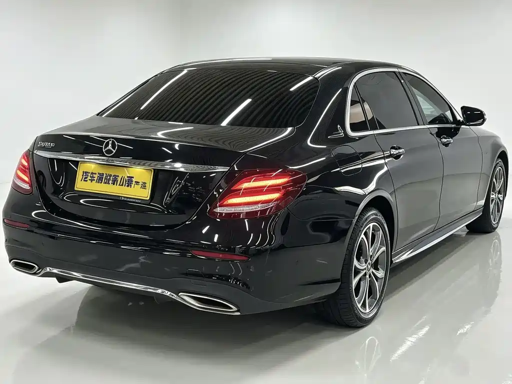 Mercedes-Benz E-Class — миниатюра 8
