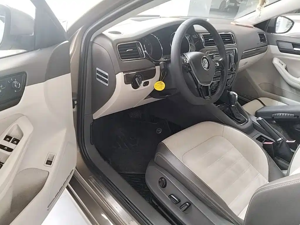 Volkswagen Sagitar — миниатюра 16