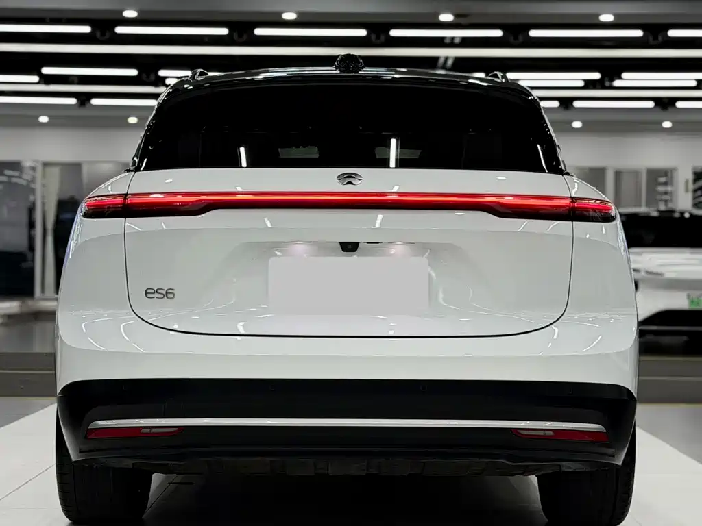 NIO ES6 — миниатюра 5