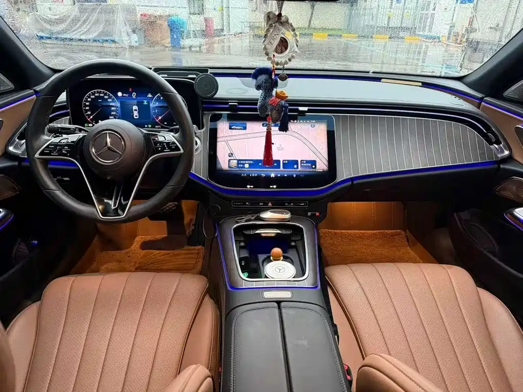 Mercedes-Benz E-Class — миниатюра 6