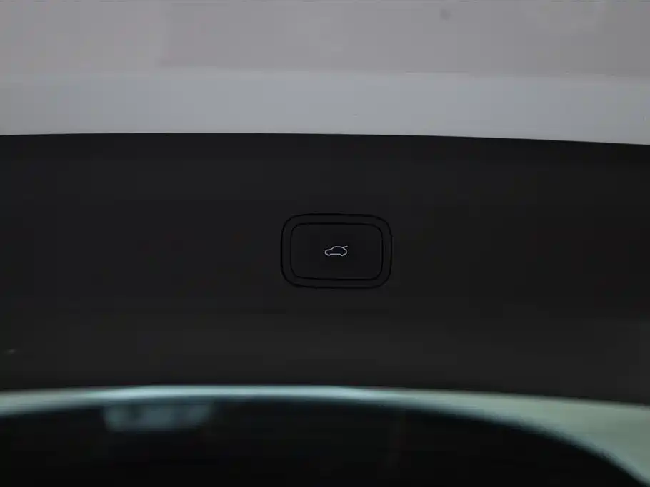 AITO ASK THE WORLD M8