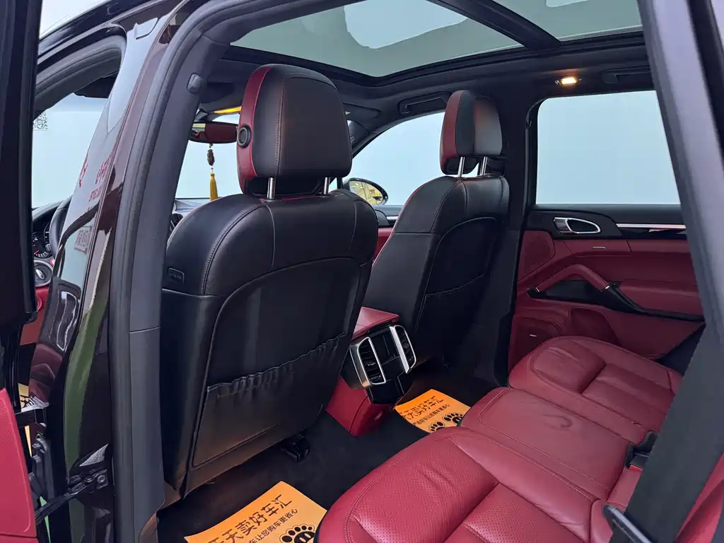 Porsche Cayenne — миниатюра 6