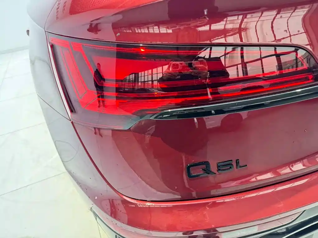 Audi Q5L Sportback — миниатюра 16