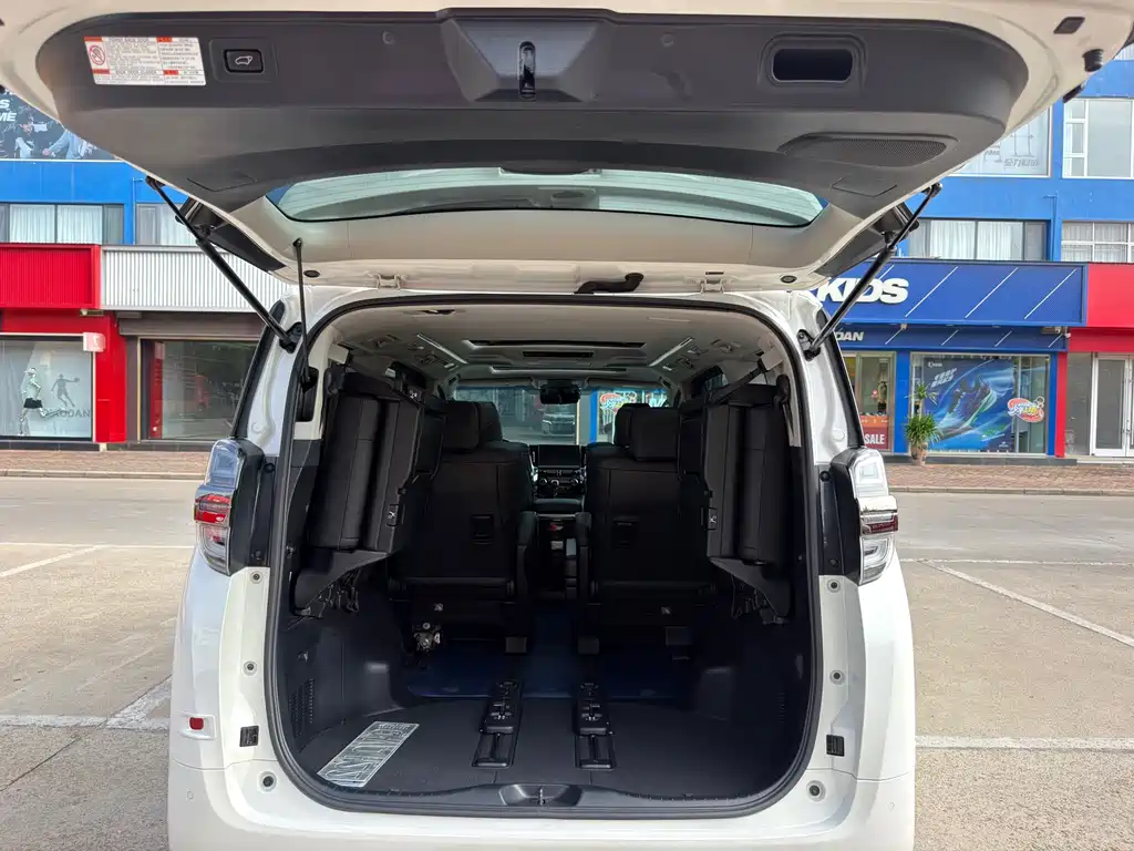 Toyota Vellfire — миниатюра 16