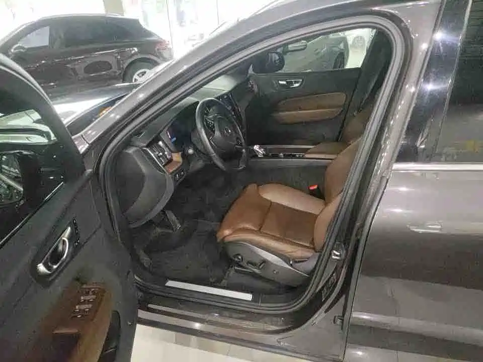 Volvo XC60 — миниатюра 3