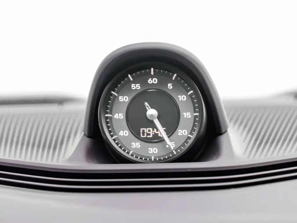 Porsche Taycan — миниатюра 27