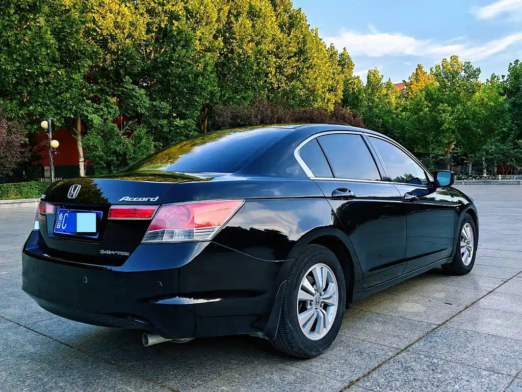 Honda Accord — миниатюра 19
