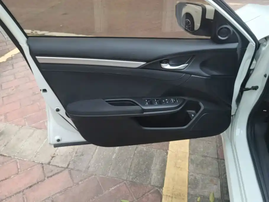 Honda Civic — миниатюра 7