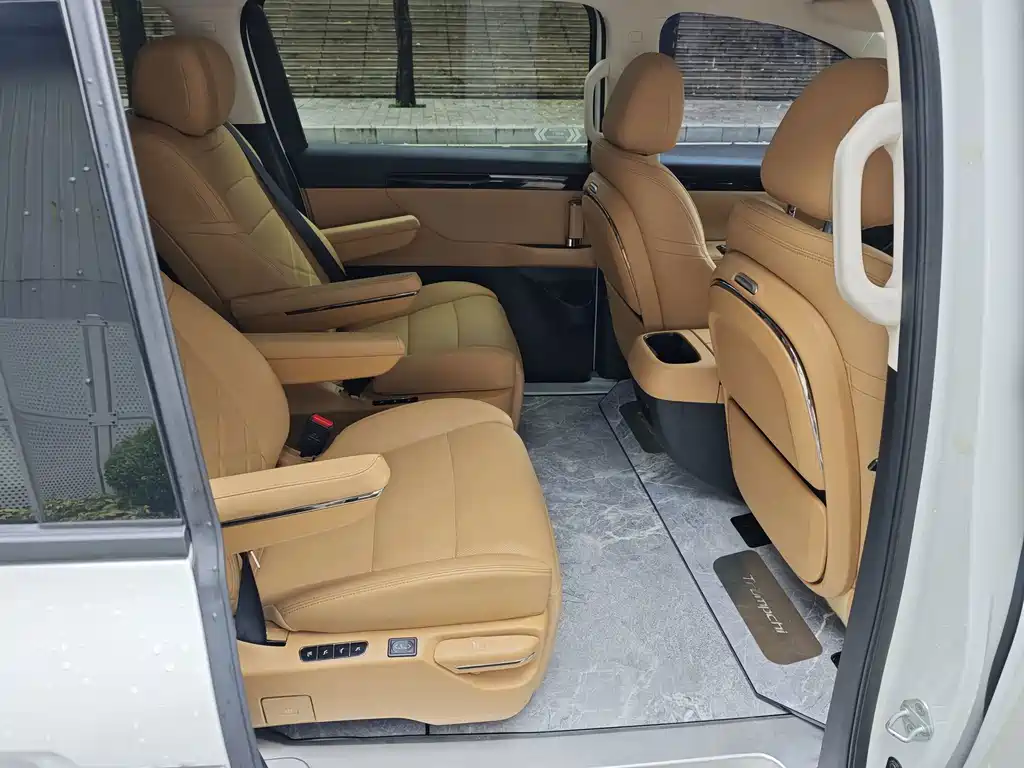 GAC Motor Trumpchi E8 PHEV — миниатюра 25