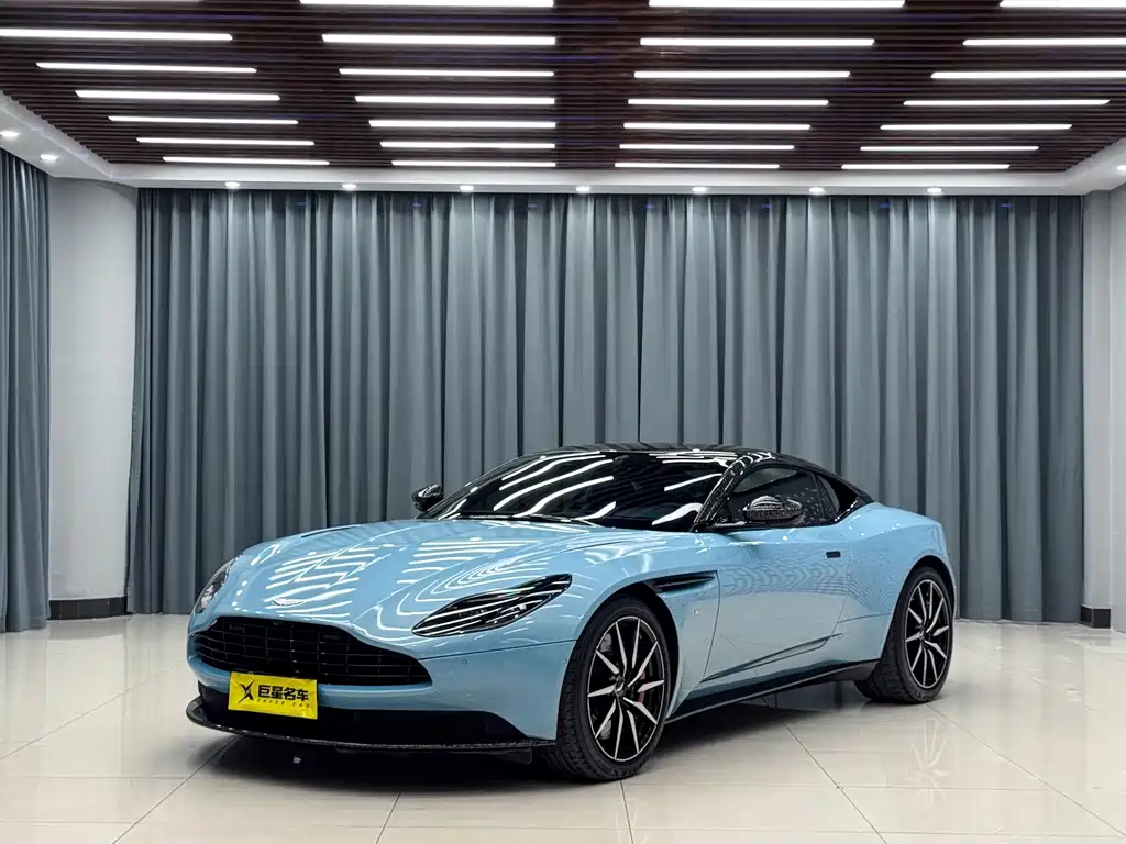 Купить Aston Martin DB11