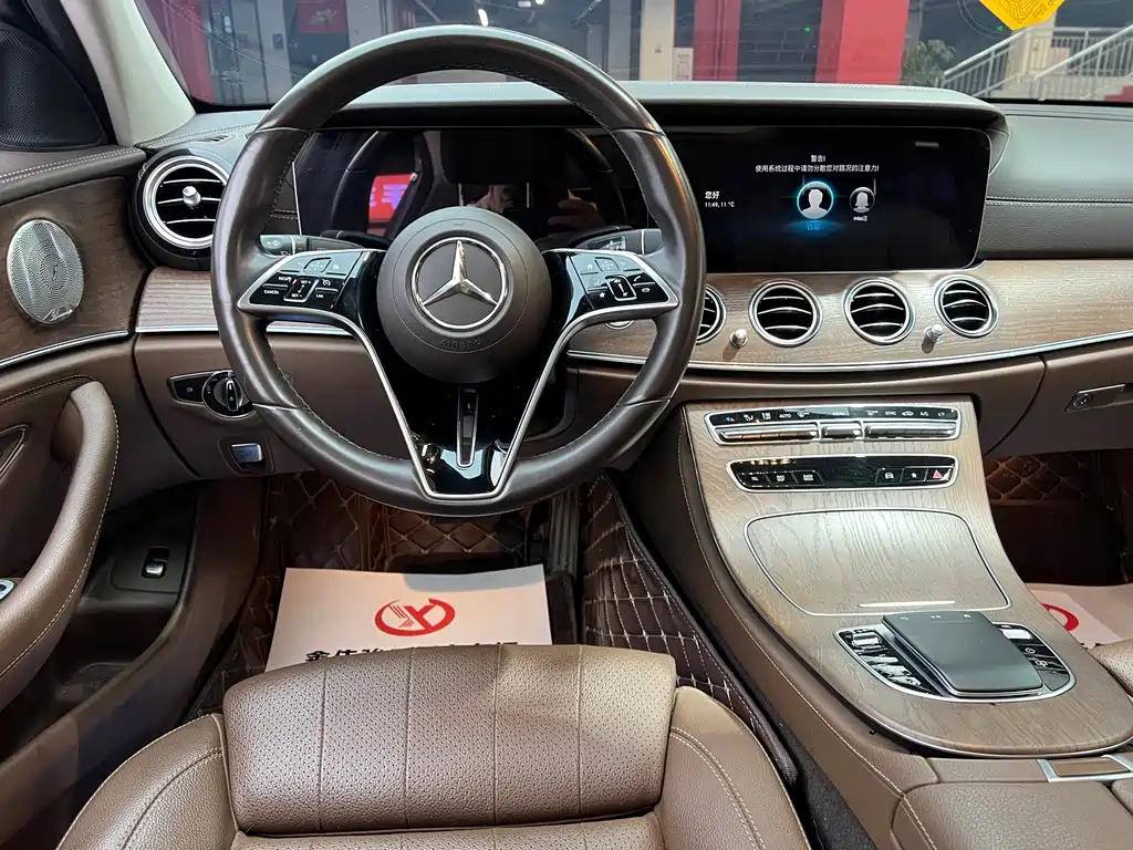 MERCEDES-BENZ E CLASS