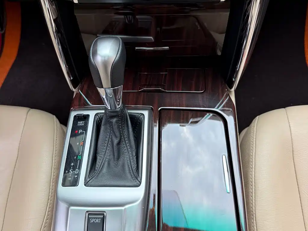 Toyota Reiz — миниатюра 15