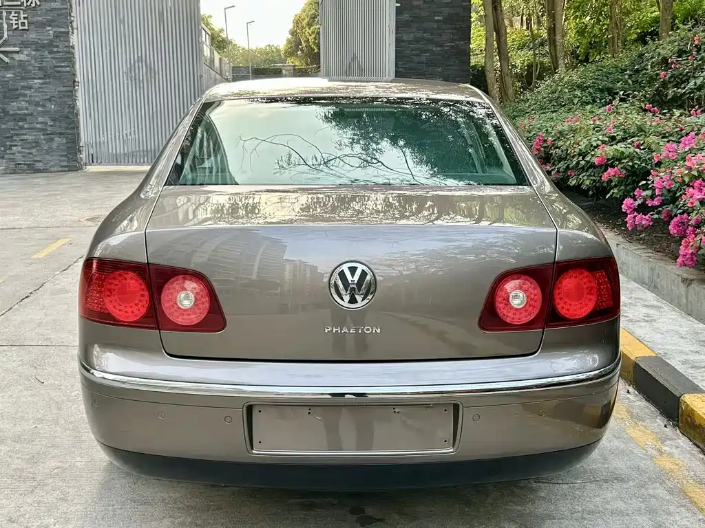 Volkswagen Phaeton — миниатюра 9