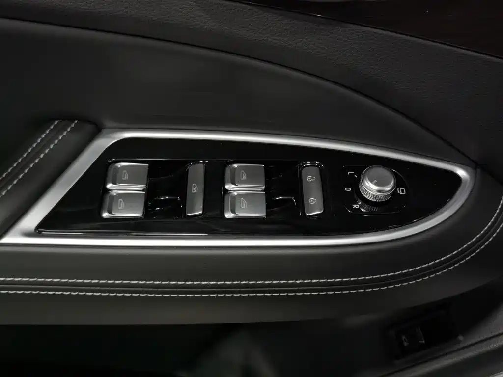 Geely Borui Hybrid — миниатюра 9