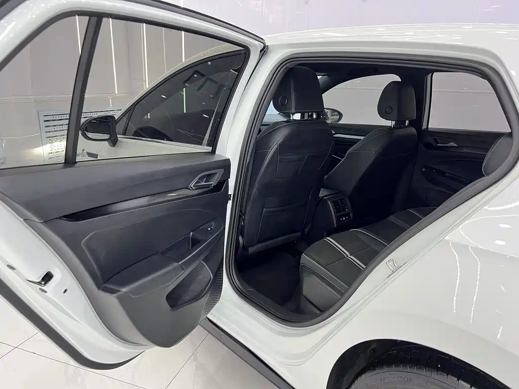 Volkswagen Golf — миниатюра 12