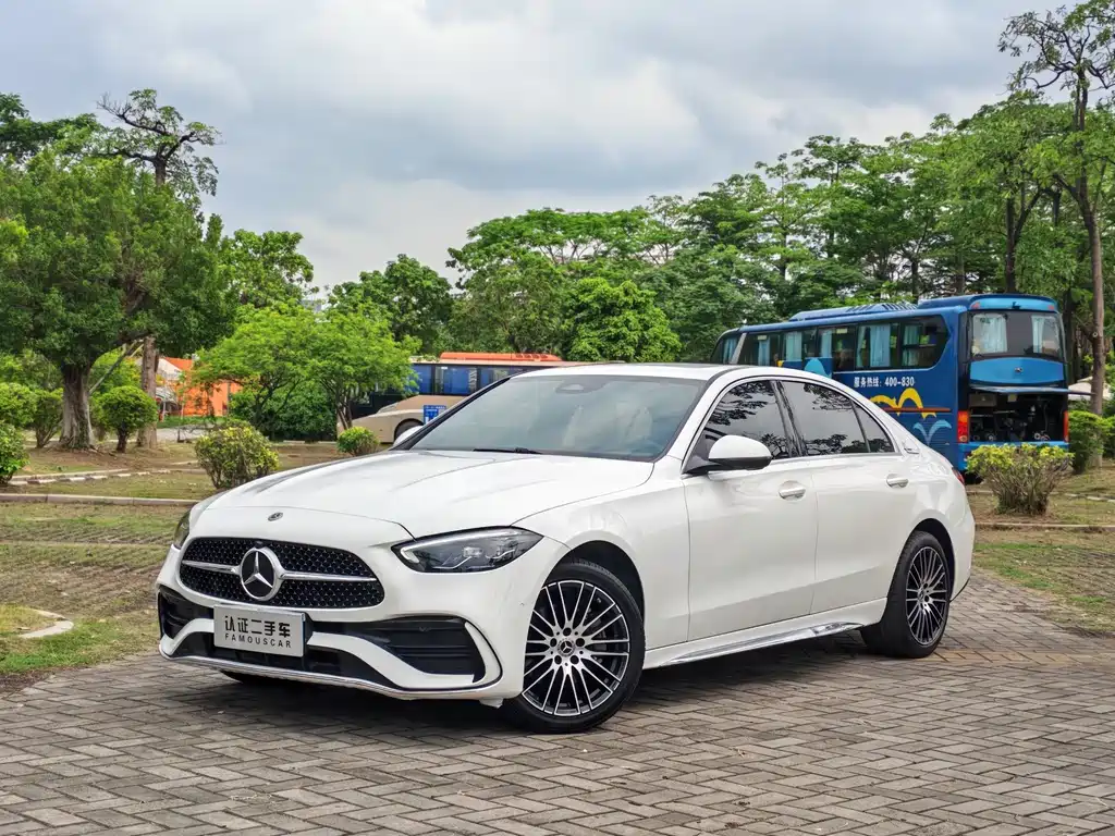 Mercedes-Benz C-Class 2024